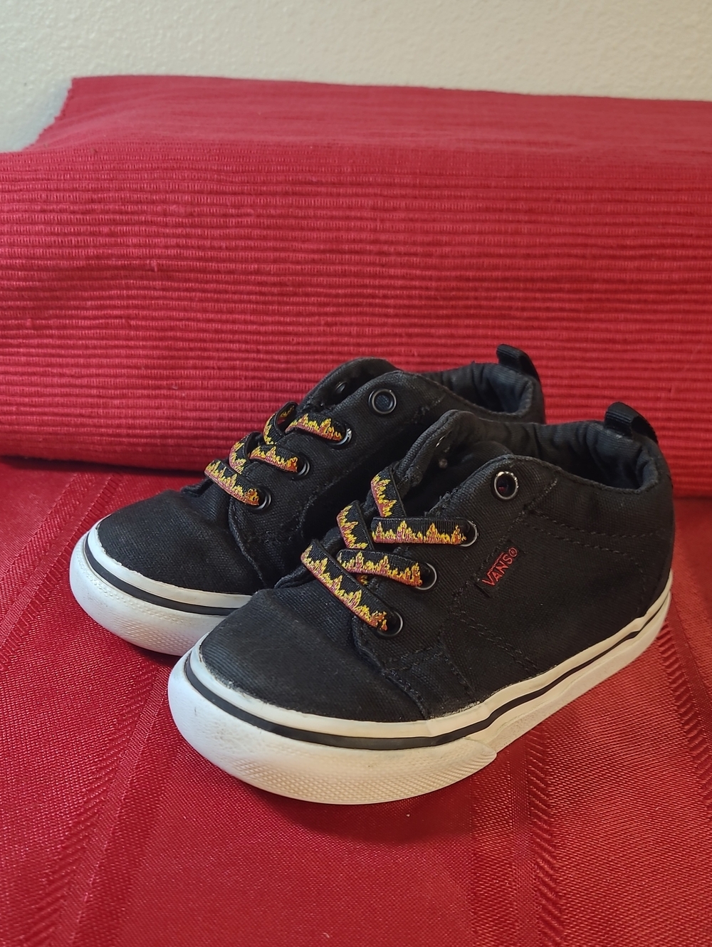 Vans Era Elastic Lace Toddler Size 6 Black Flame Logo Repeat Low-Top Sneakers